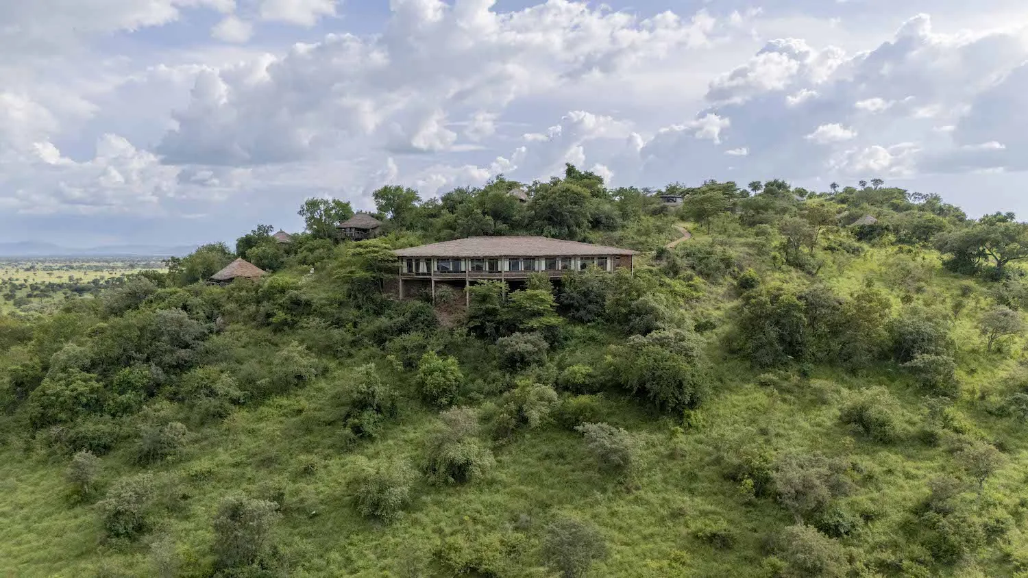 Serengeti Simba Lodge exterior