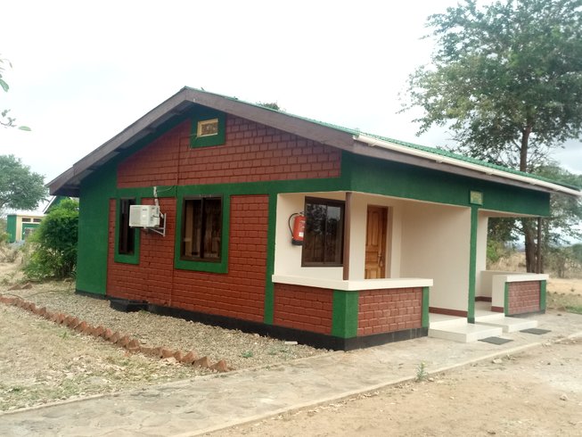 Mikumi Bandas exterior